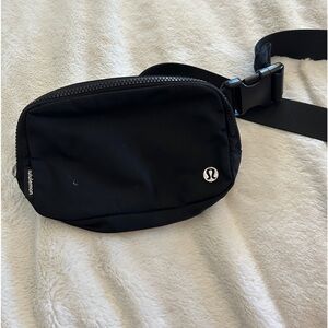 Lululemon everywhere belt bag